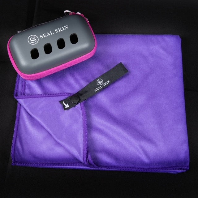 SPORTS TOWEL WITH CARRY CASE